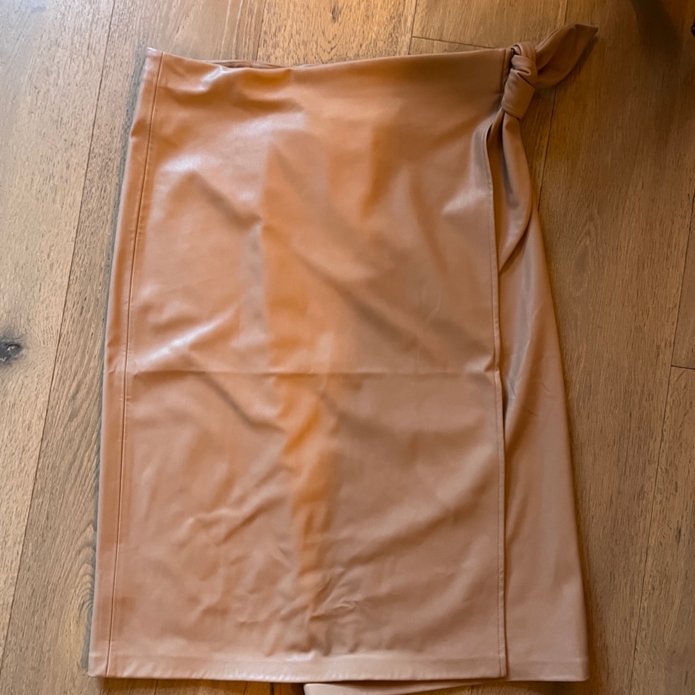 Wrap skirt - tan pleather